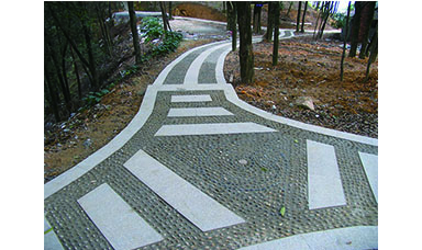 虹潤公司捐資57萬(wàn)元用于順昌合掌巖風(fēng)景區建設