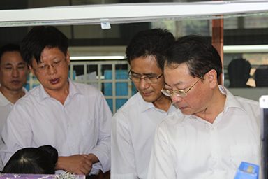 福建省紀委副書(shū)記、監察廳廳長(cháng)陳善光一行視察虹潤公司