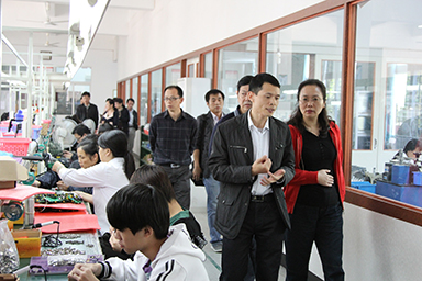 福建省委統戰部副部長(cháng)、省工商聯(lián)黨組書(shū)記王玲視察虹潤公司