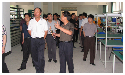 福建省委常委、政法委書(shū)記徐謙一行視察虹潤公司