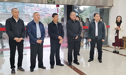 福建省政協(xié)副主席、省工商聯(lián)主席王光遠一行視察虹潤公司